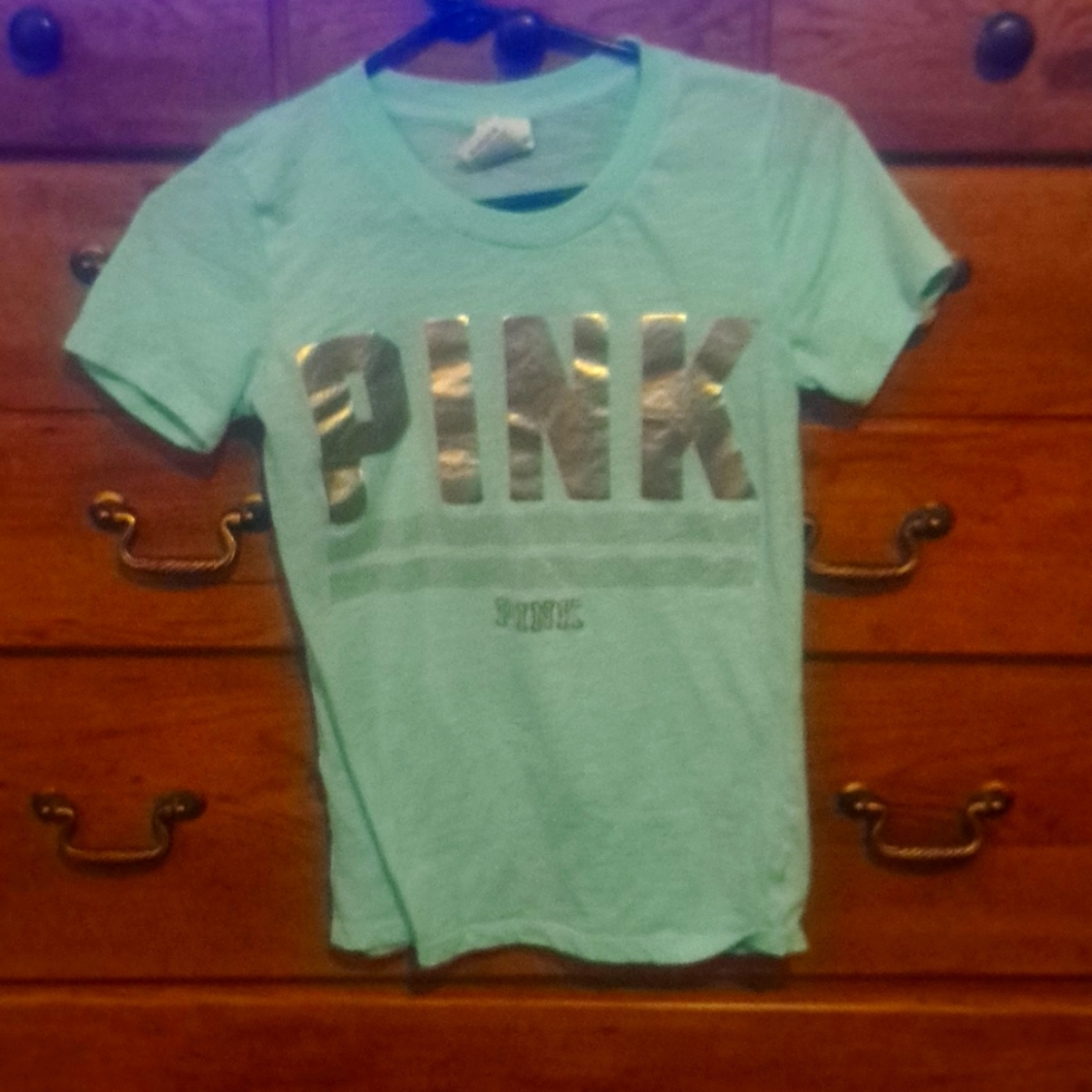 Vs pink tee